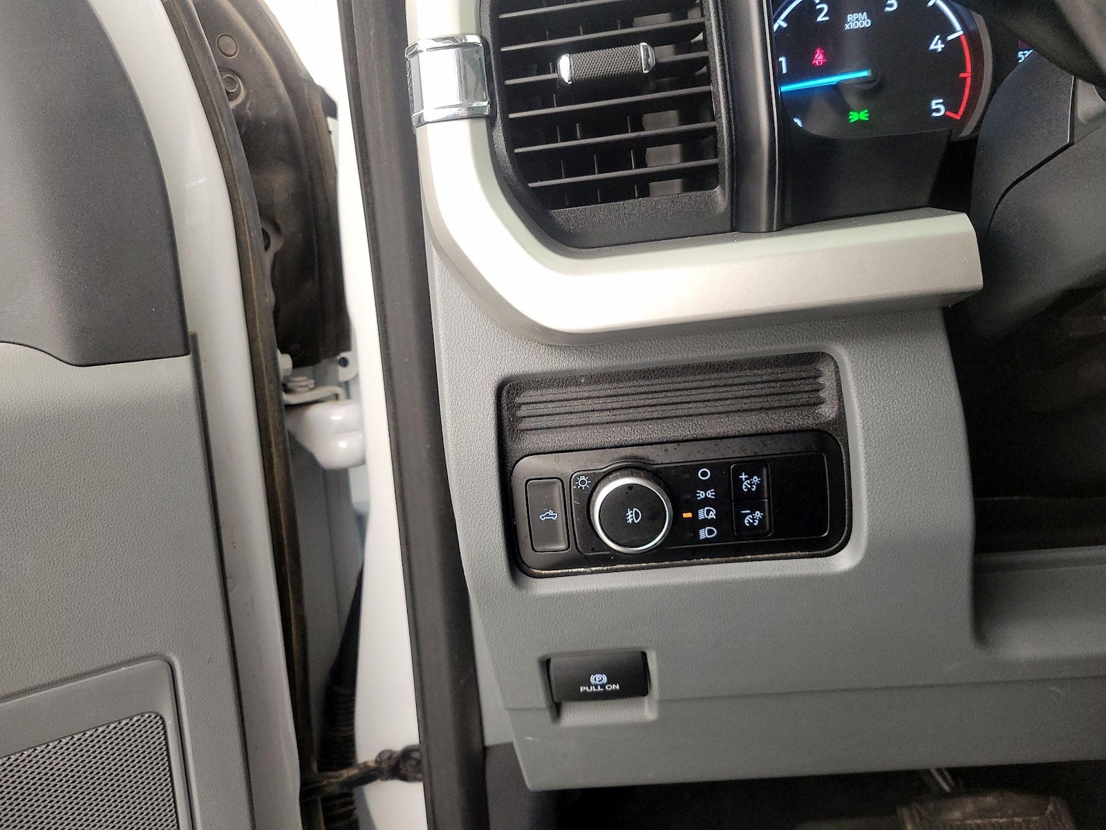 2025 Ford F-250 Super Duty XLT - Photo 14