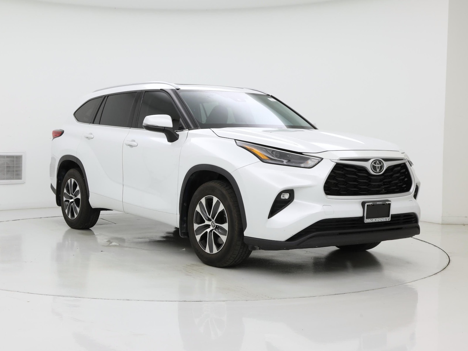 2022 Toyota Highlander XLE - Photo 2