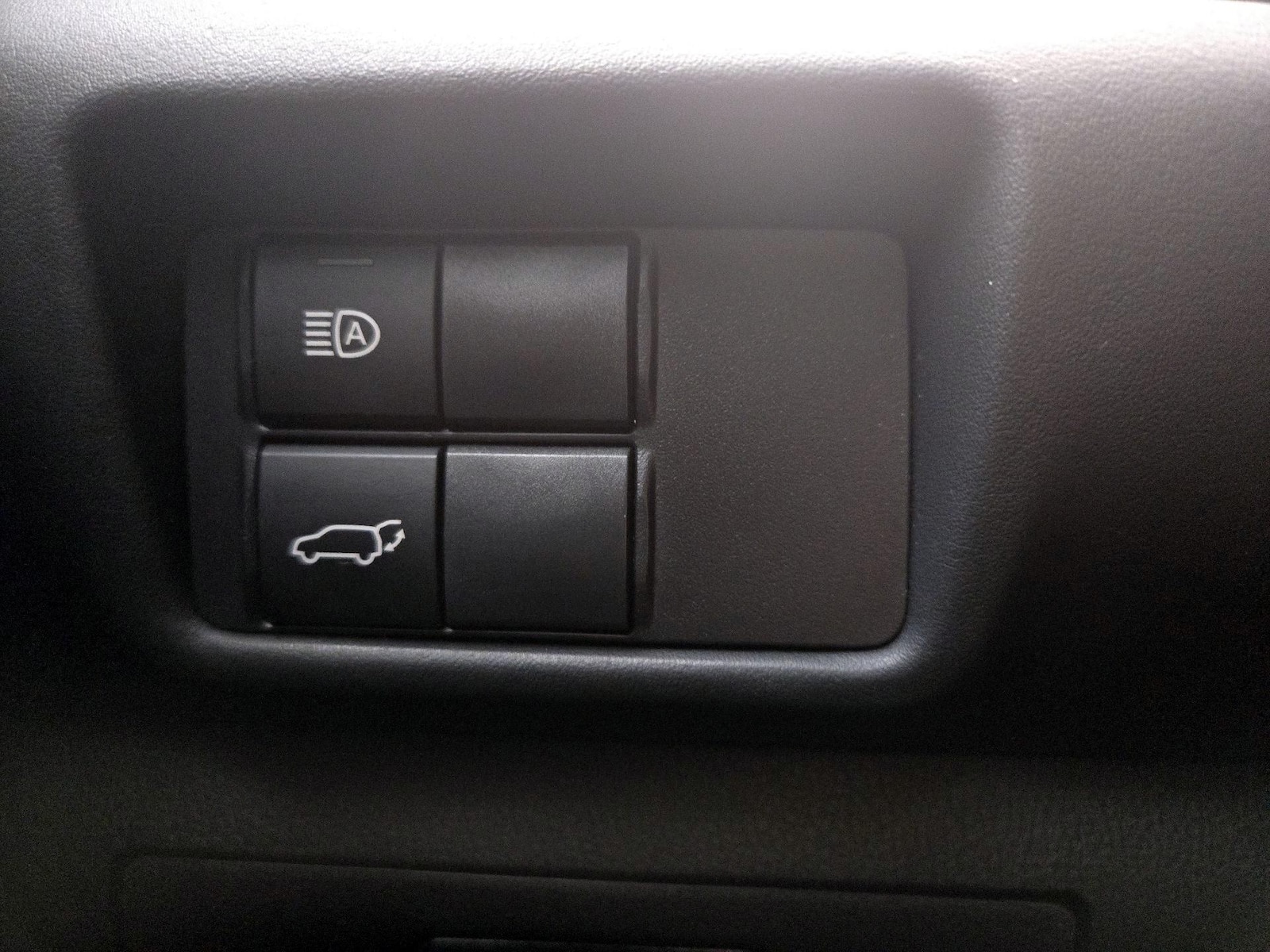 2022 Toyota Highlander XLE - Photo 14