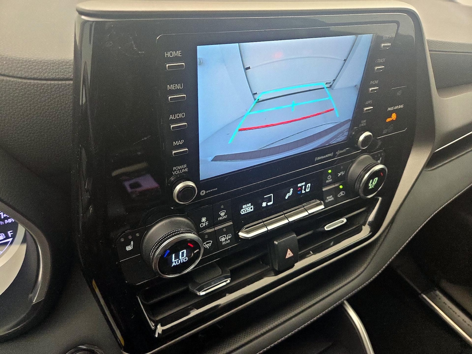 2022 Toyota Highlander XLE - Photo 15