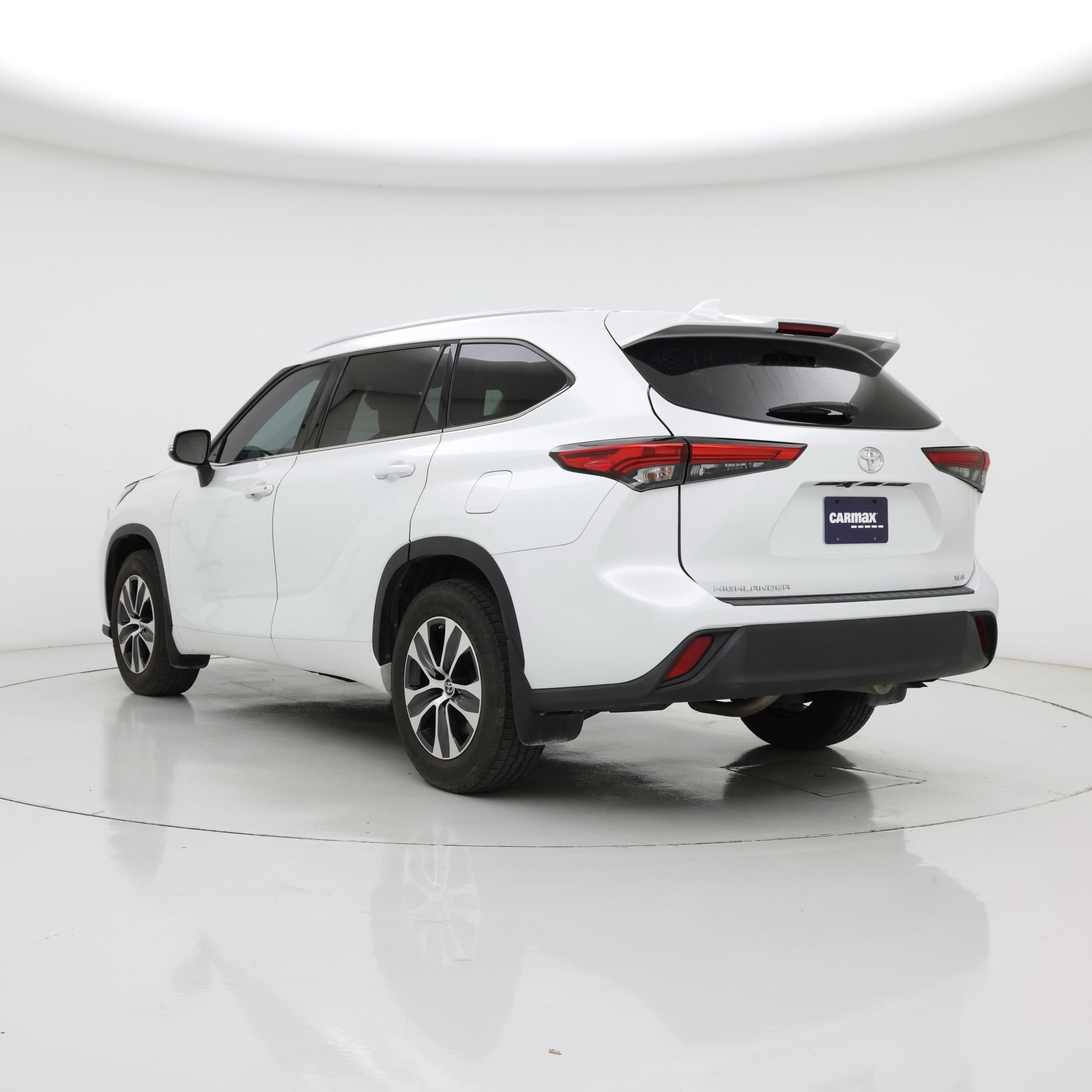 Thumbnail: 2022 Toyota Highlander - 2