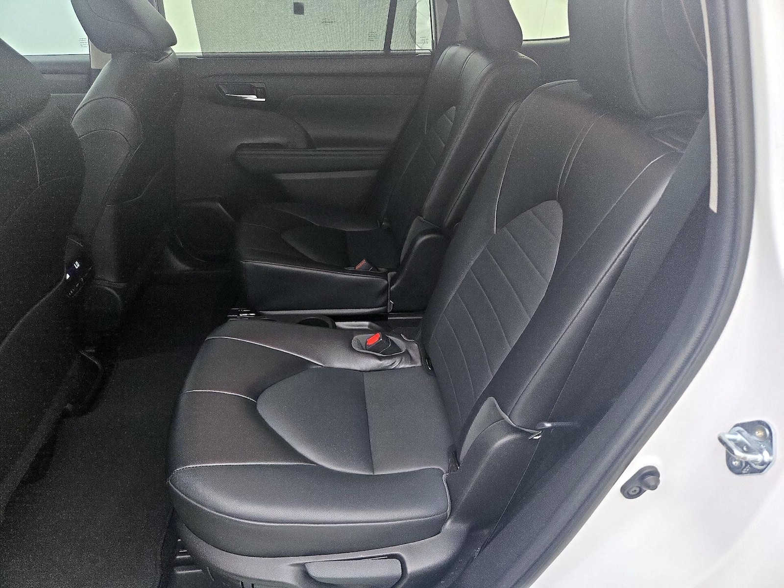 2022 Toyota Highlander XLE - Photo 21
