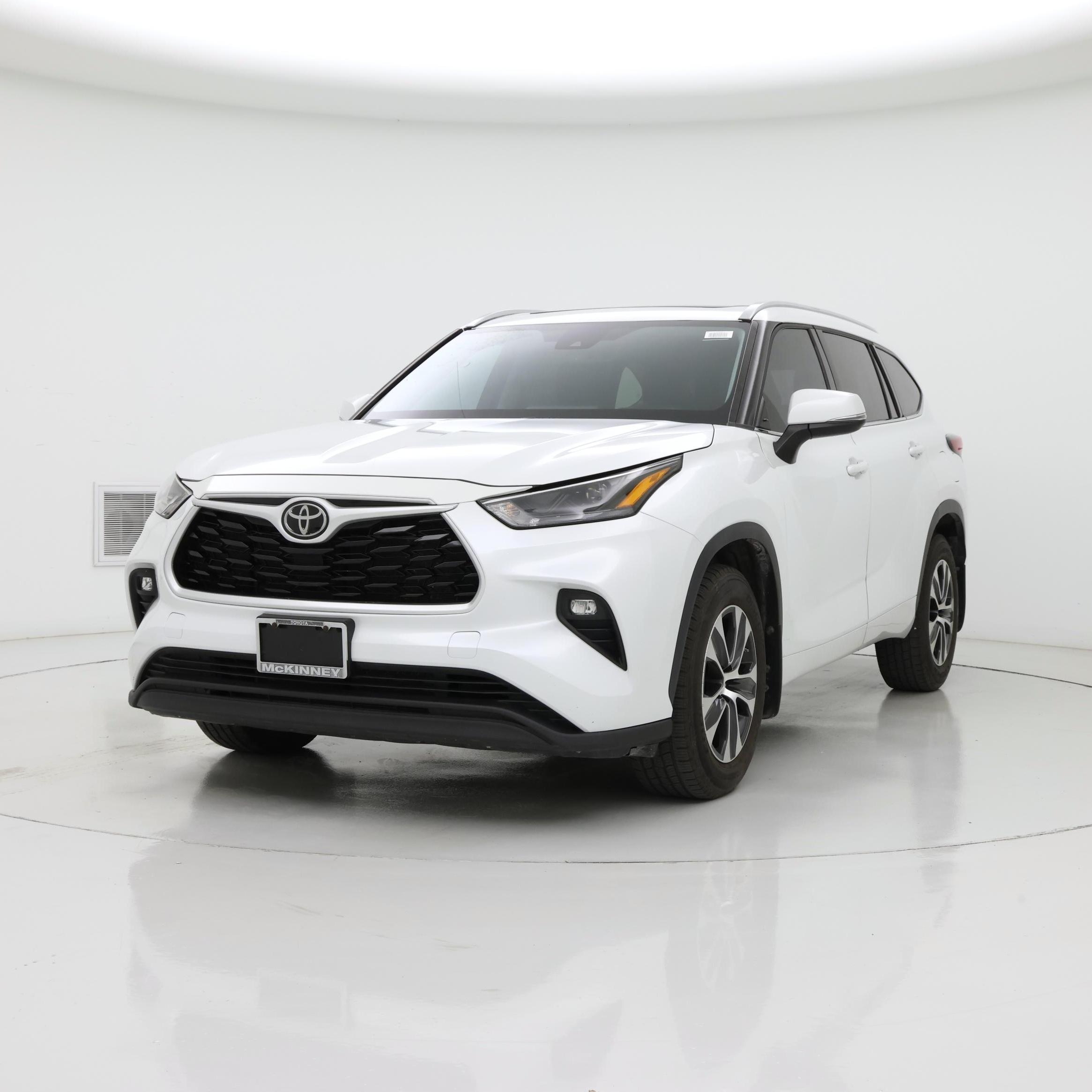 Thumbnail: 2022 Toyota Highlander - 4