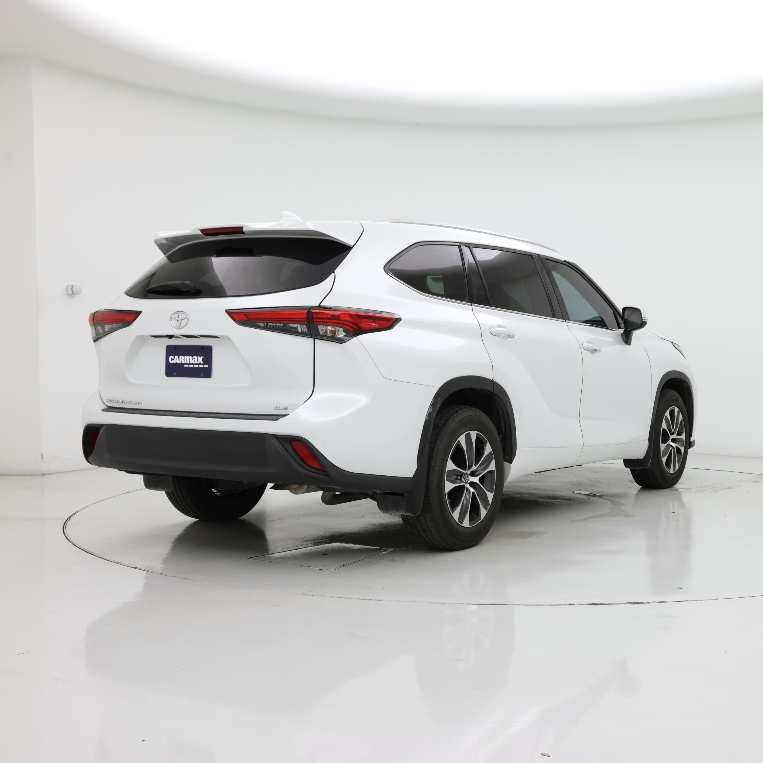 Thumbnail: 2022 Toyota Highlander - 8