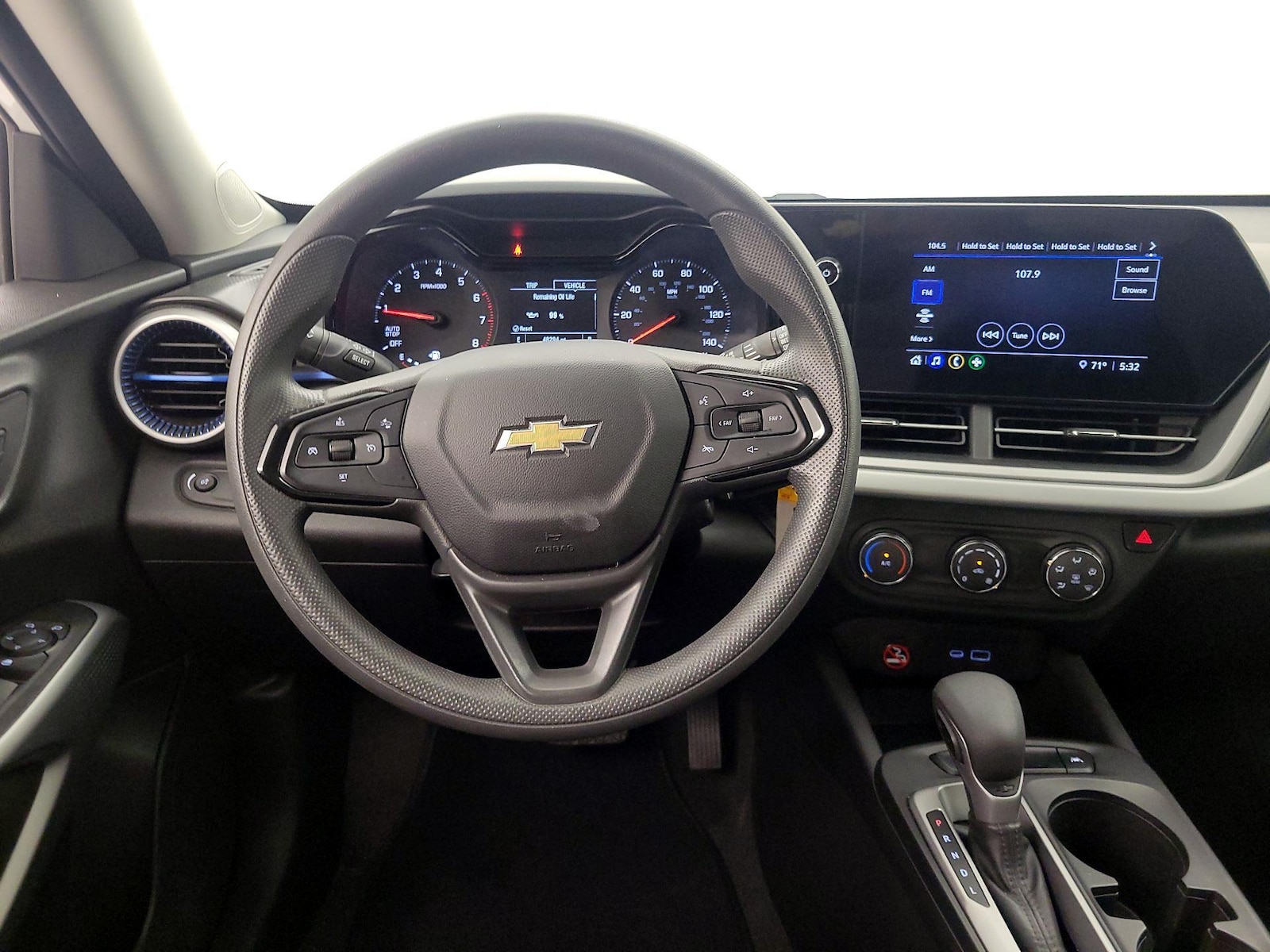 2025 Chevrolet Trax LS - Photo 11