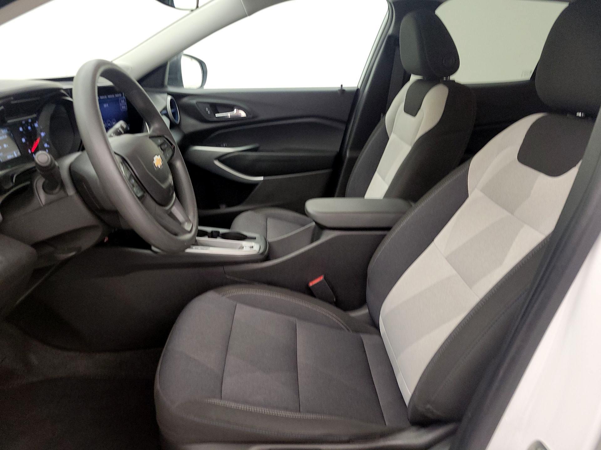Thumbnail: 2025 Chevrolet Trax - 11