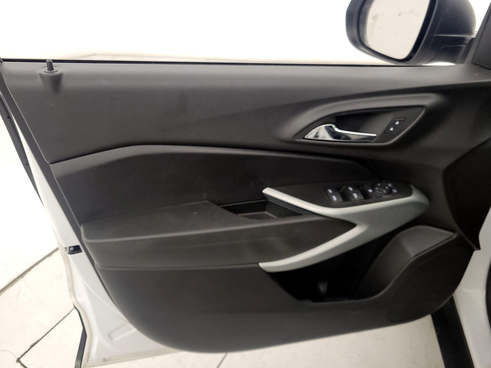 Thumbnail: 2025 Chevrolet Trax - 12