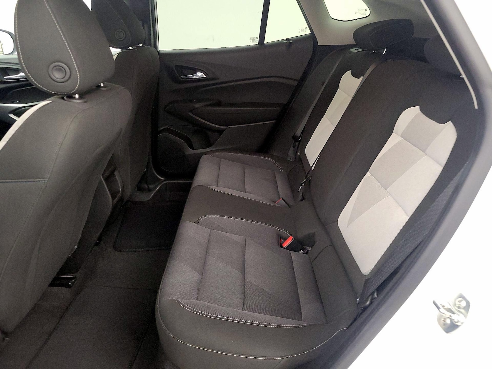 2025 Chevrolet Trax LS - Photo 20