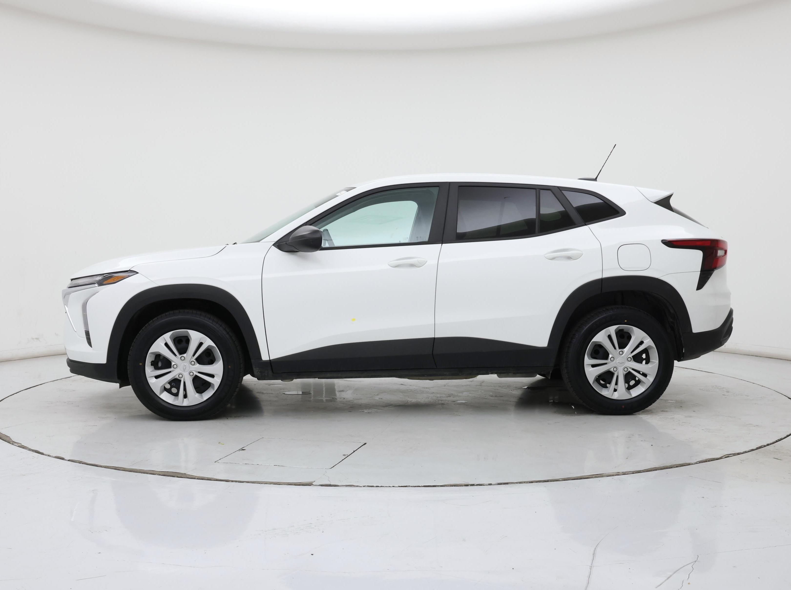 Thumbnail: 2025 Chevrolet Trax - 3