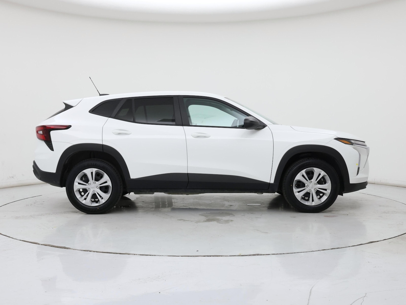 2025 Chevrolet Trax LS - Photo 8