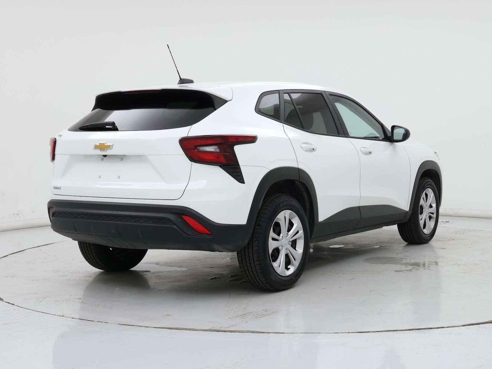 2025 Chevrolet Trax LS - Photo 9