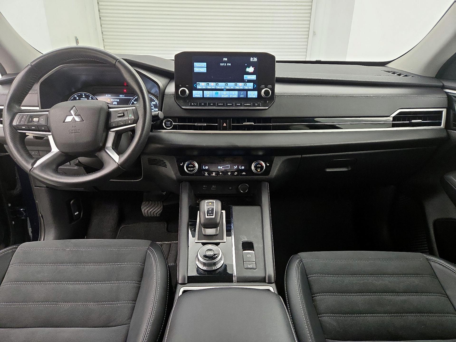 Thumbnail: 2024 Mitsubishi Outlander - 9