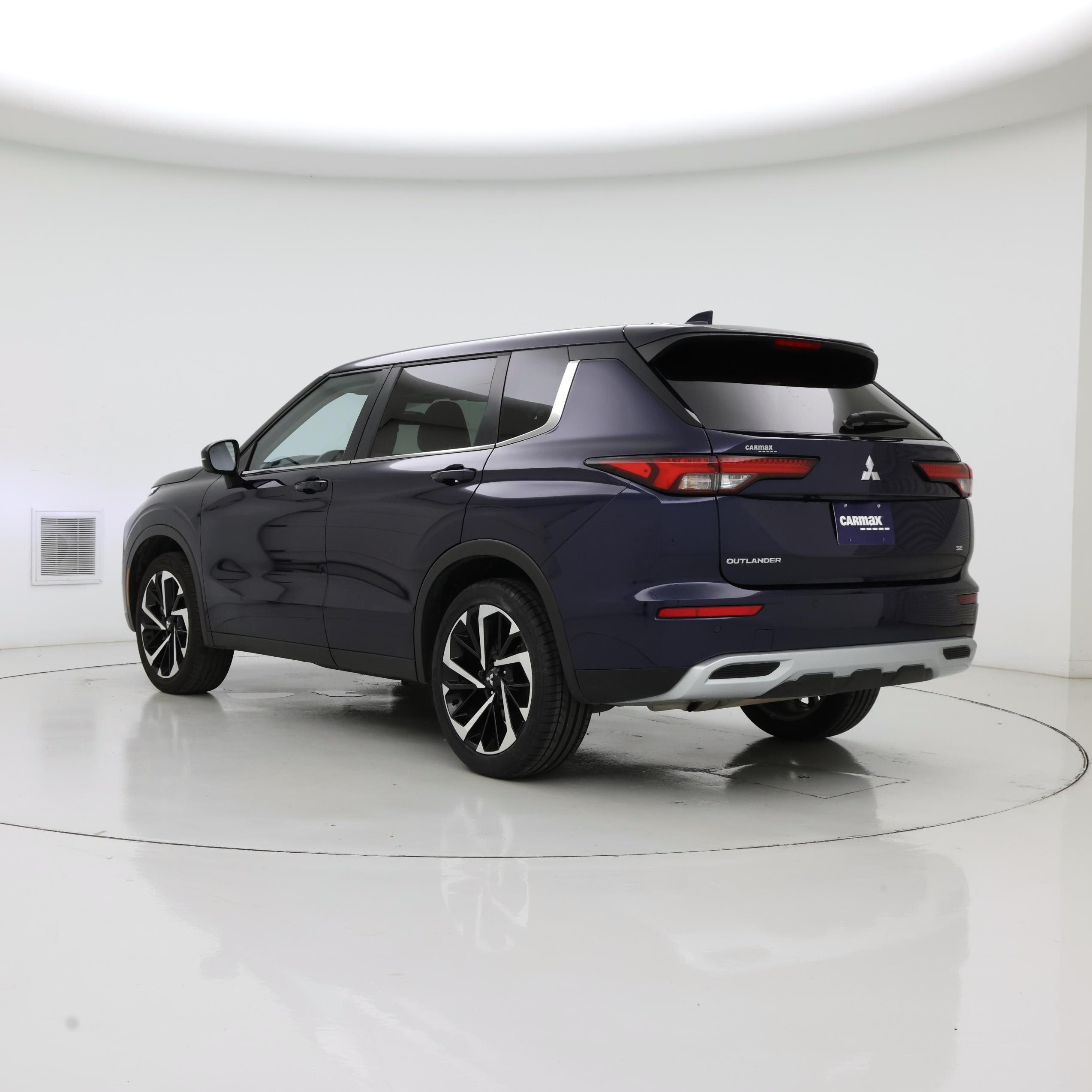 Thumbnail: 2024 Mitsubishi Outlander - 2