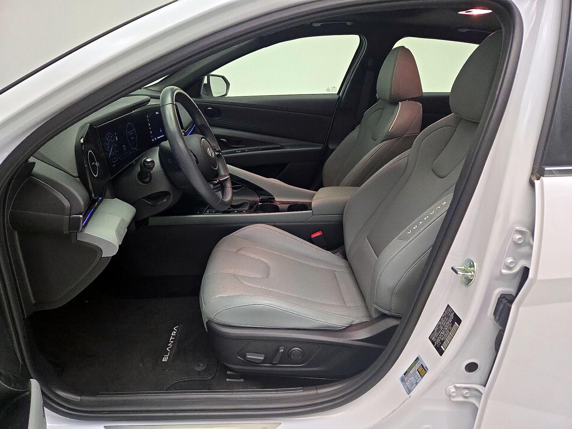 Thumbnail: 2025 Hyundai Elantra - 9