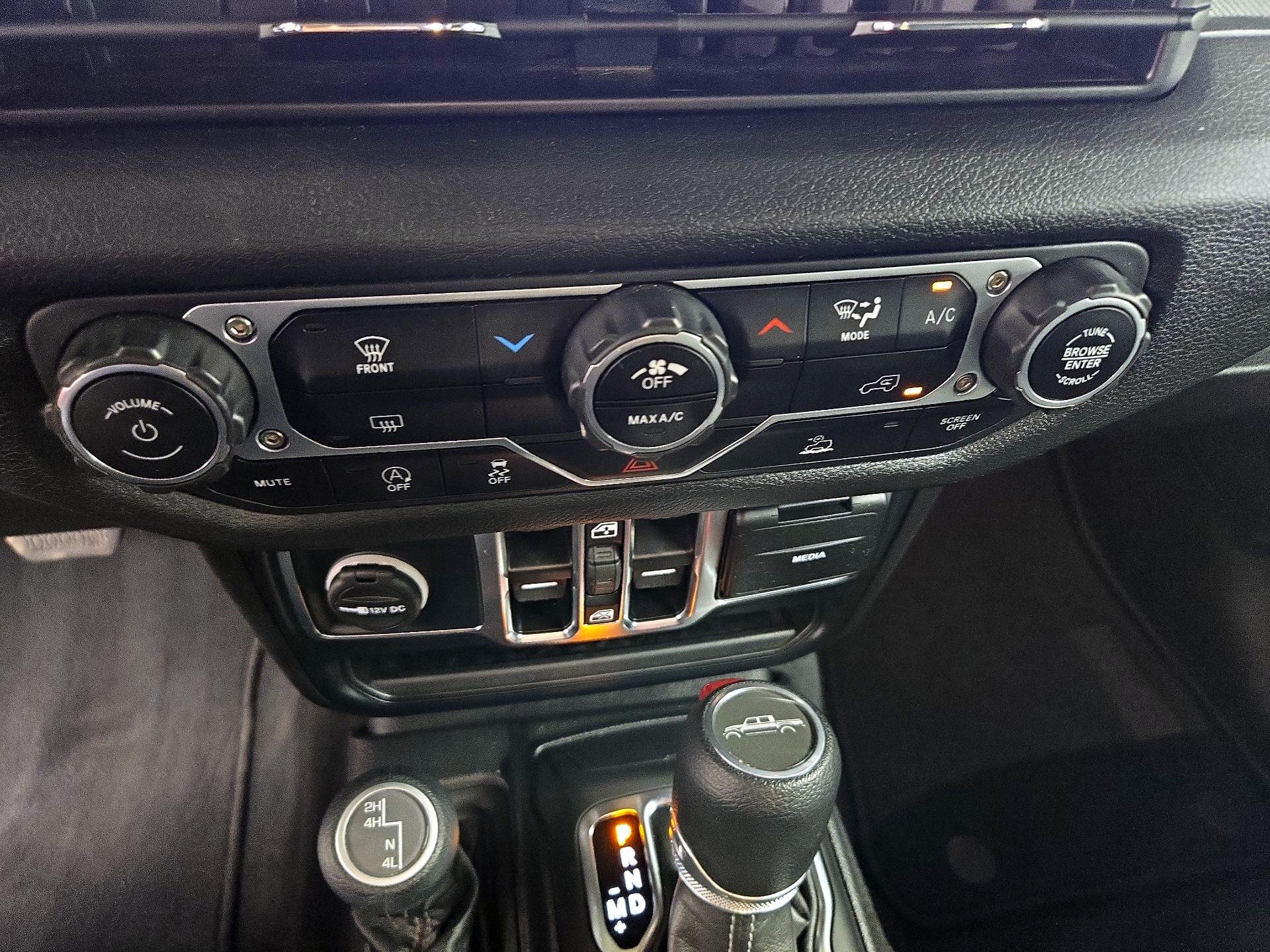 Thumbnail: 2025 Jeep Gladiator - 16