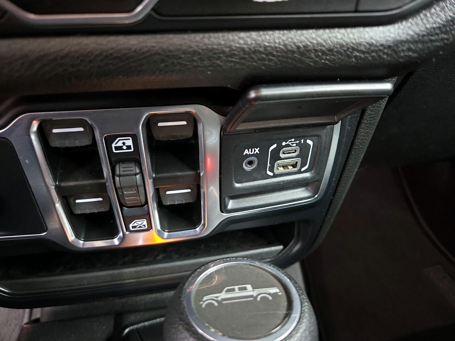 Thumbnail: 2025 Jeep Gladiator - 18