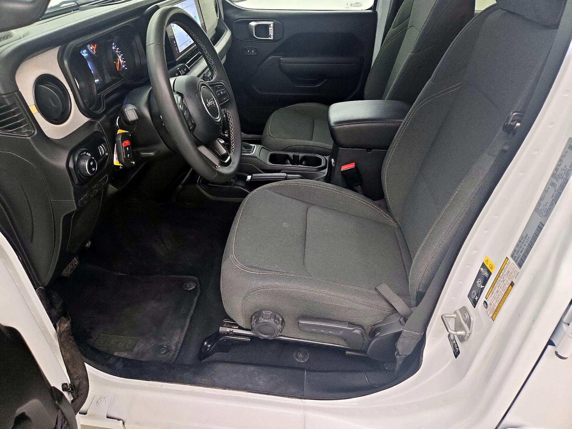Thumbnail: 2025 Jeep Gladiator - 9
