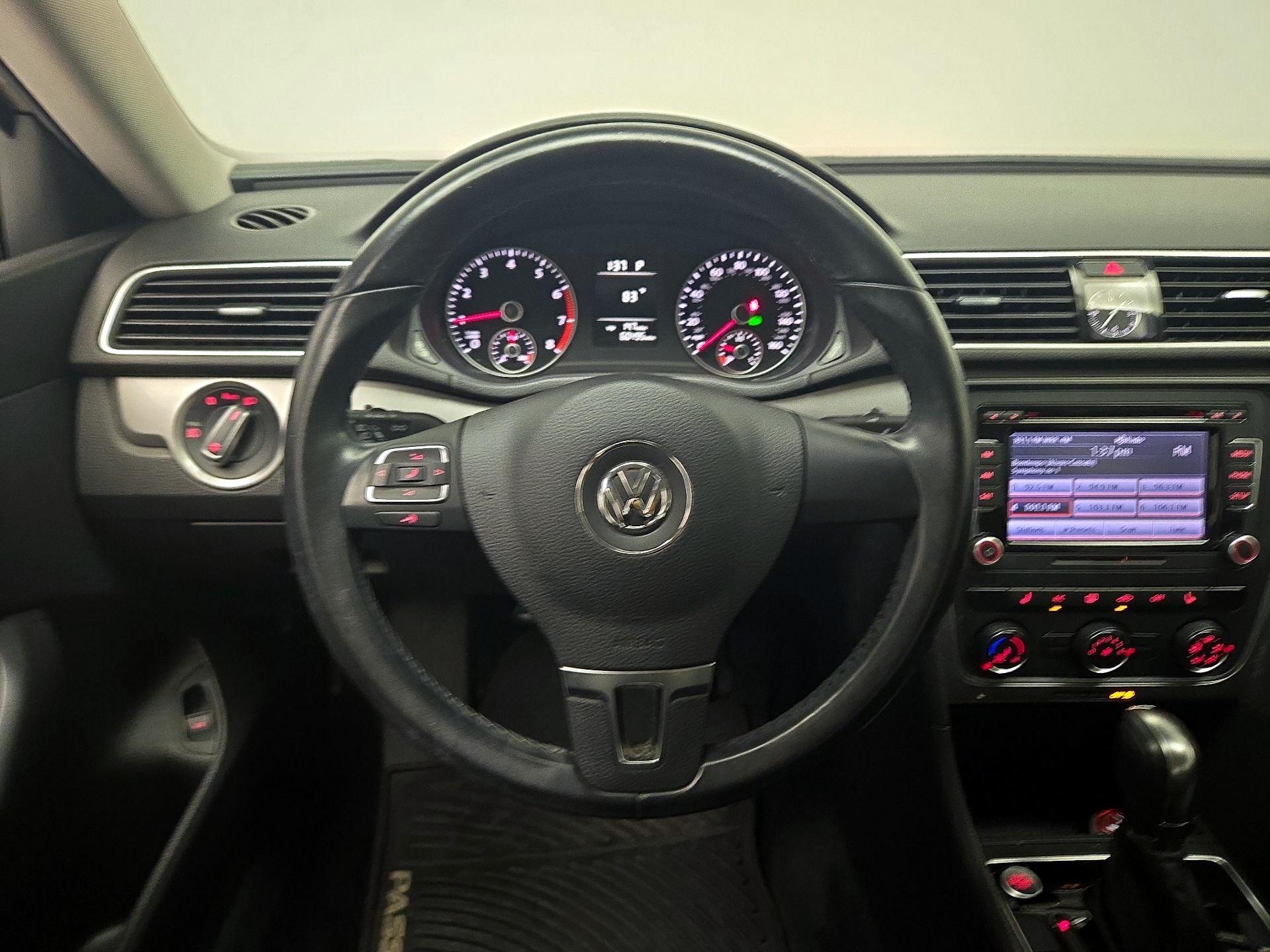 Thumbnail: 2015 Volkswagen Passat - 10
