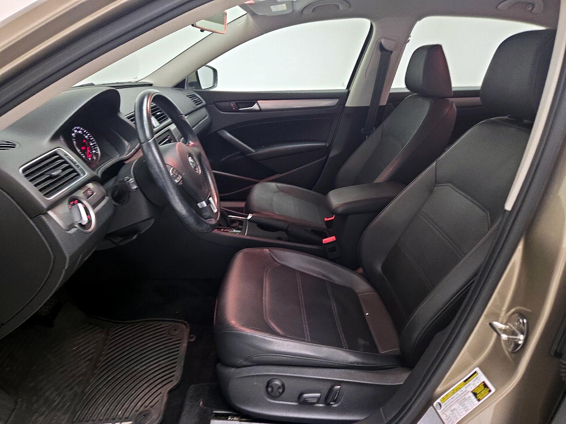 Thumbnail: 2015 Volkswagen Passat - 11