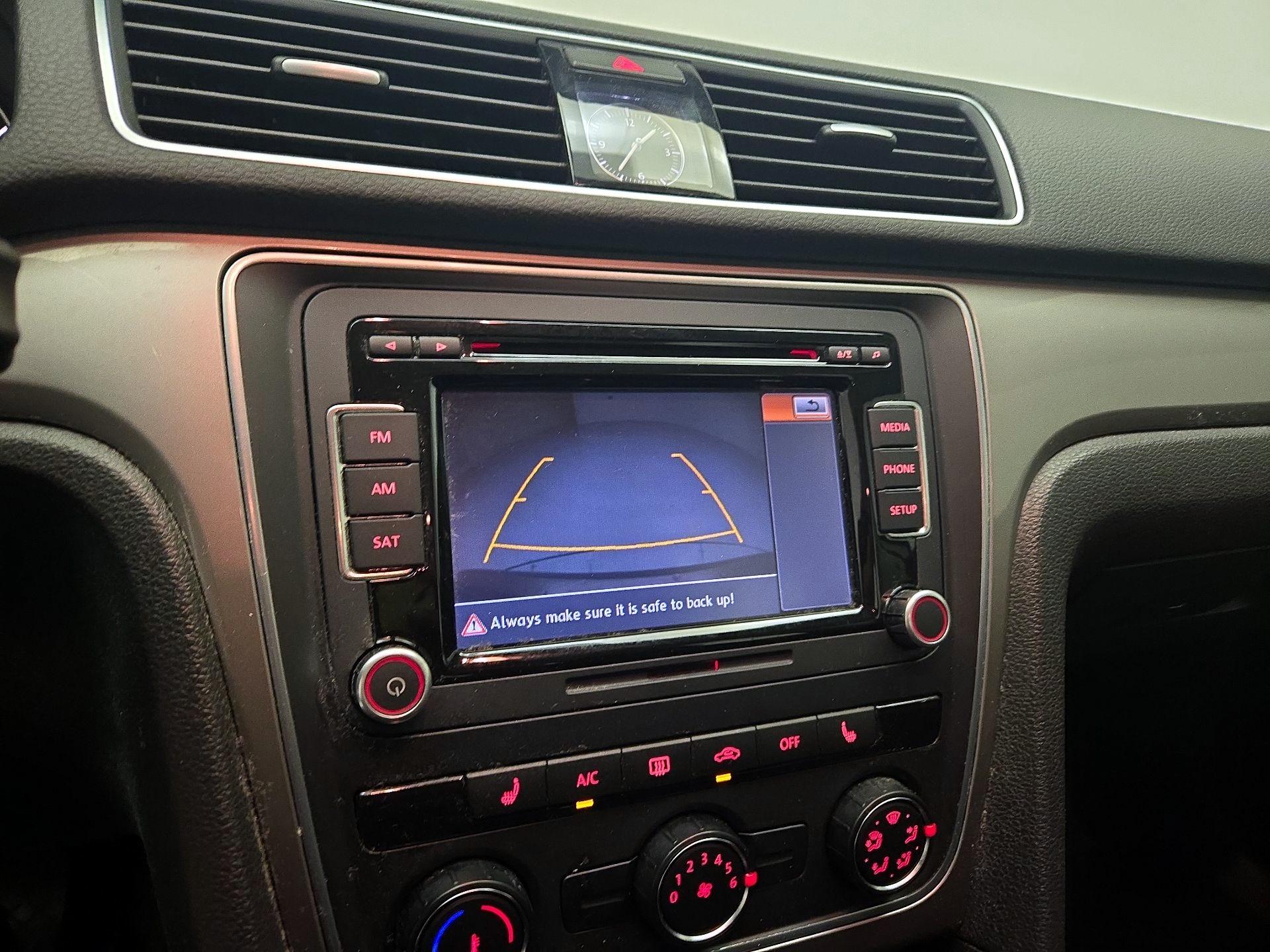 Thumbnail: 2015 Volkswagen Passat - 14