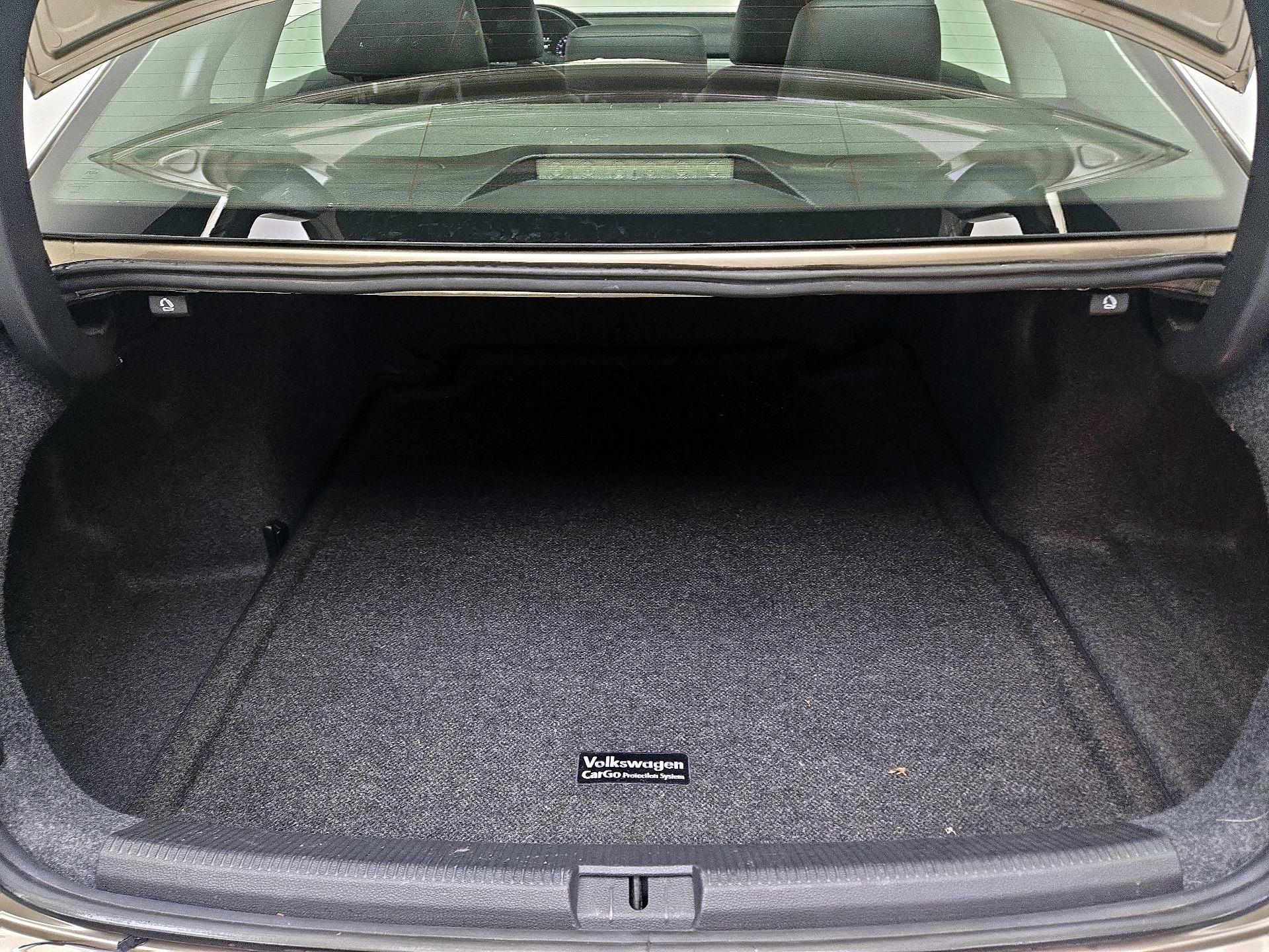 Thumbnail: 2015 Volkswagen Passat - 19