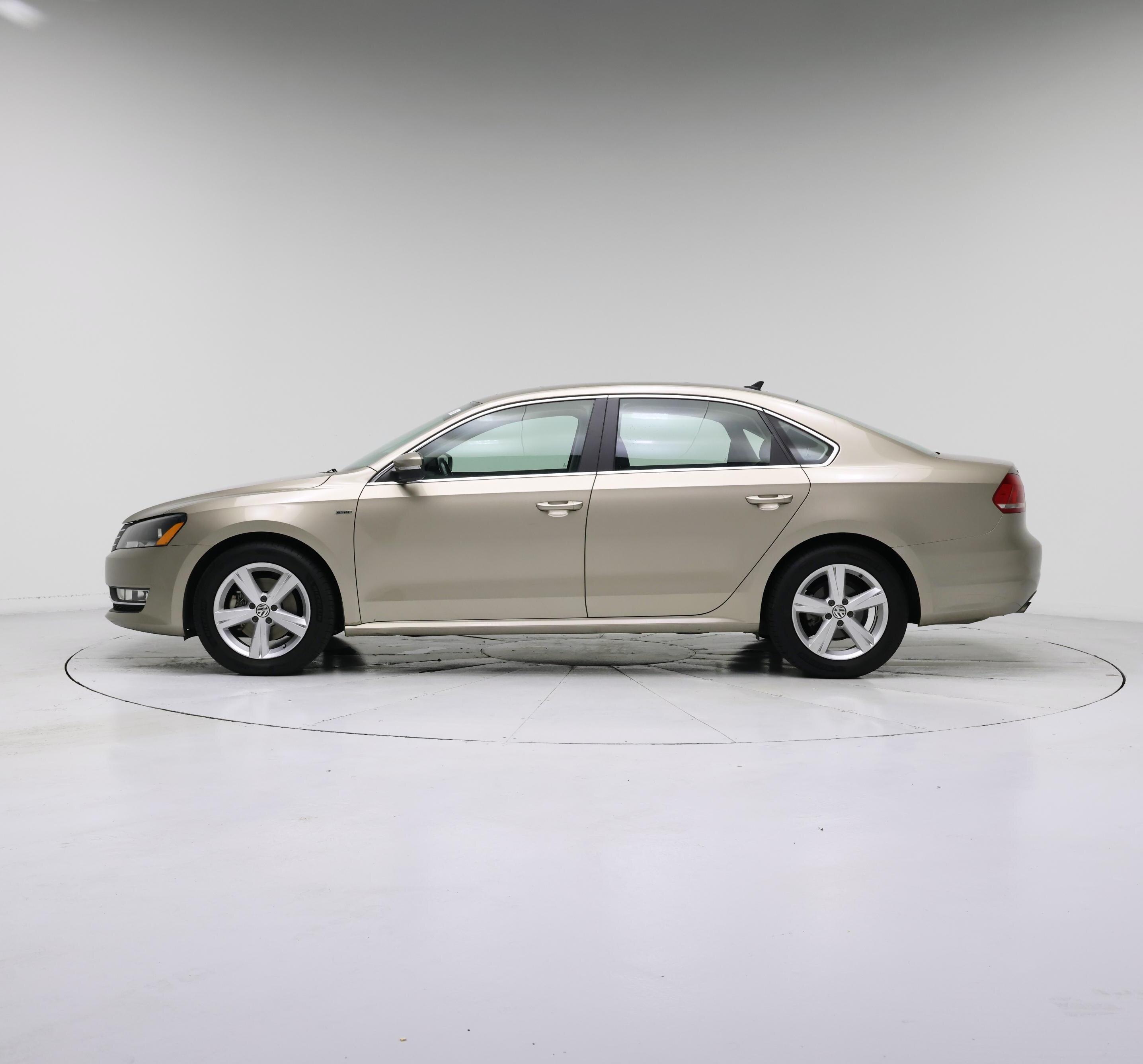 Thumbnail: 2015 Volkswagen Passat - 3