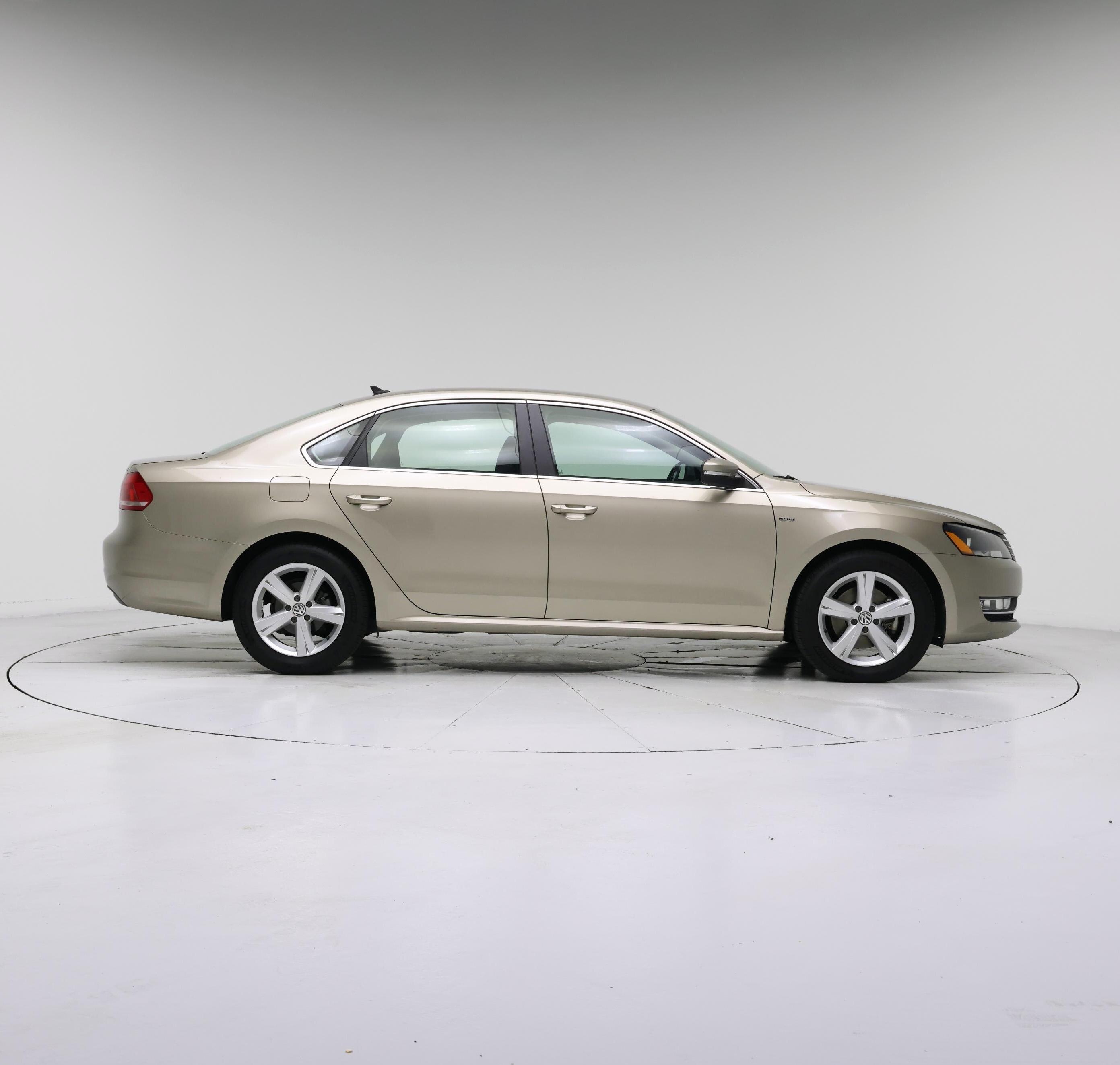 Thumbnail: 2015 Volkswagen Passat - 7