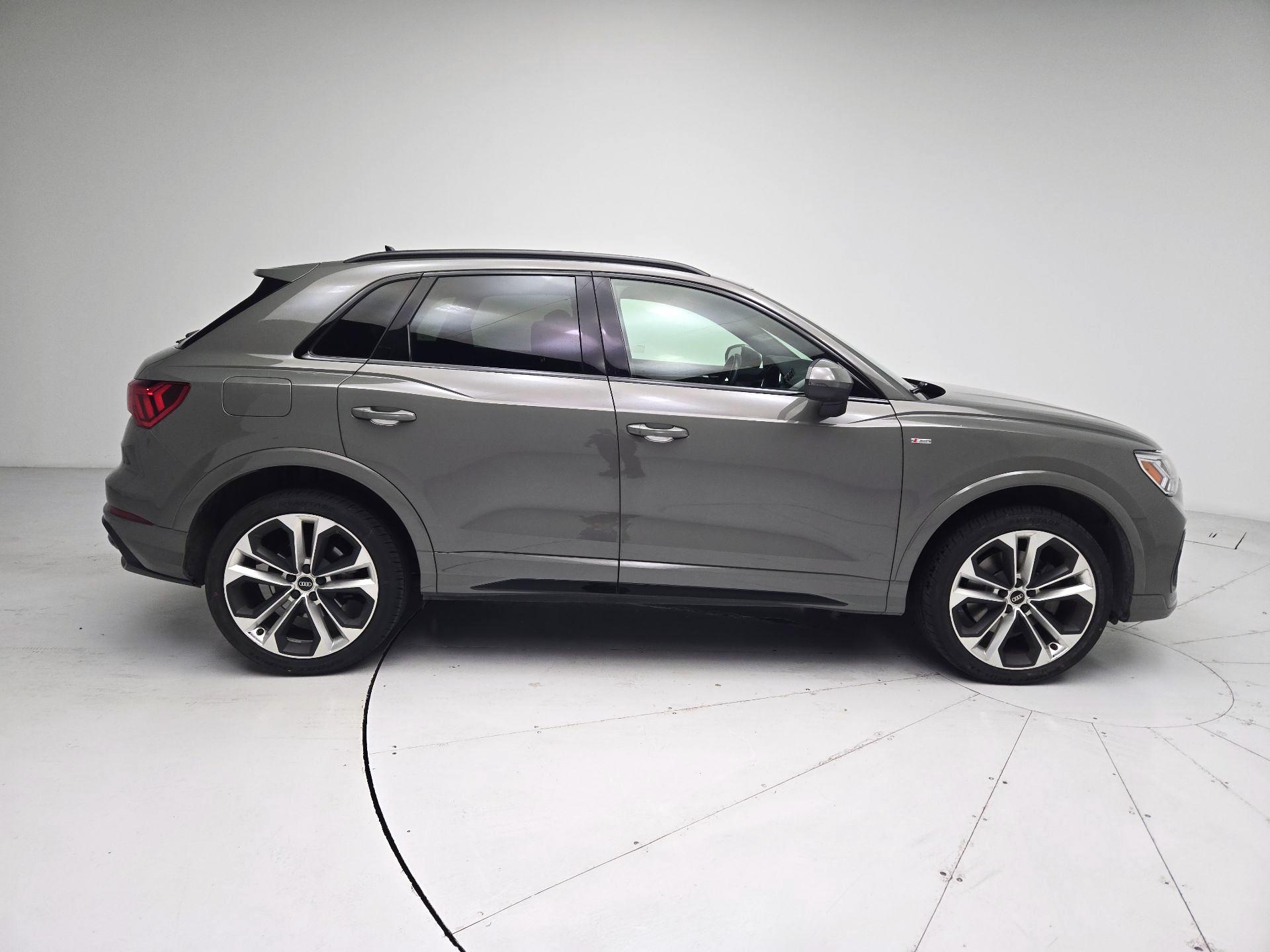 Thumbnail: 2022 Audi Q3 - 4