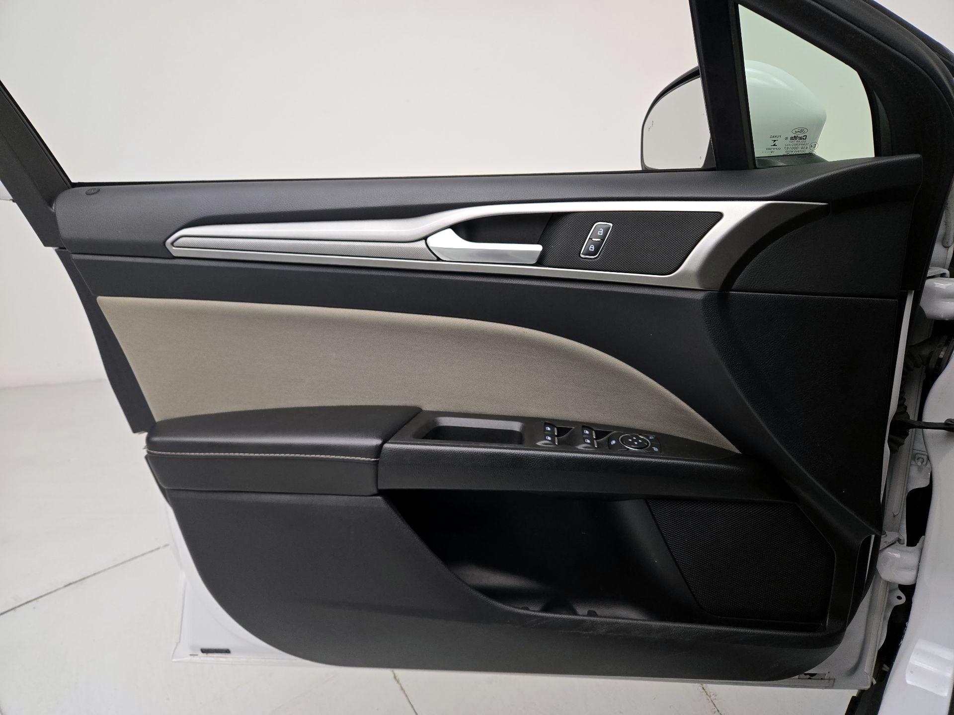 Thumbnail: 2020 Ford Fusion - 12