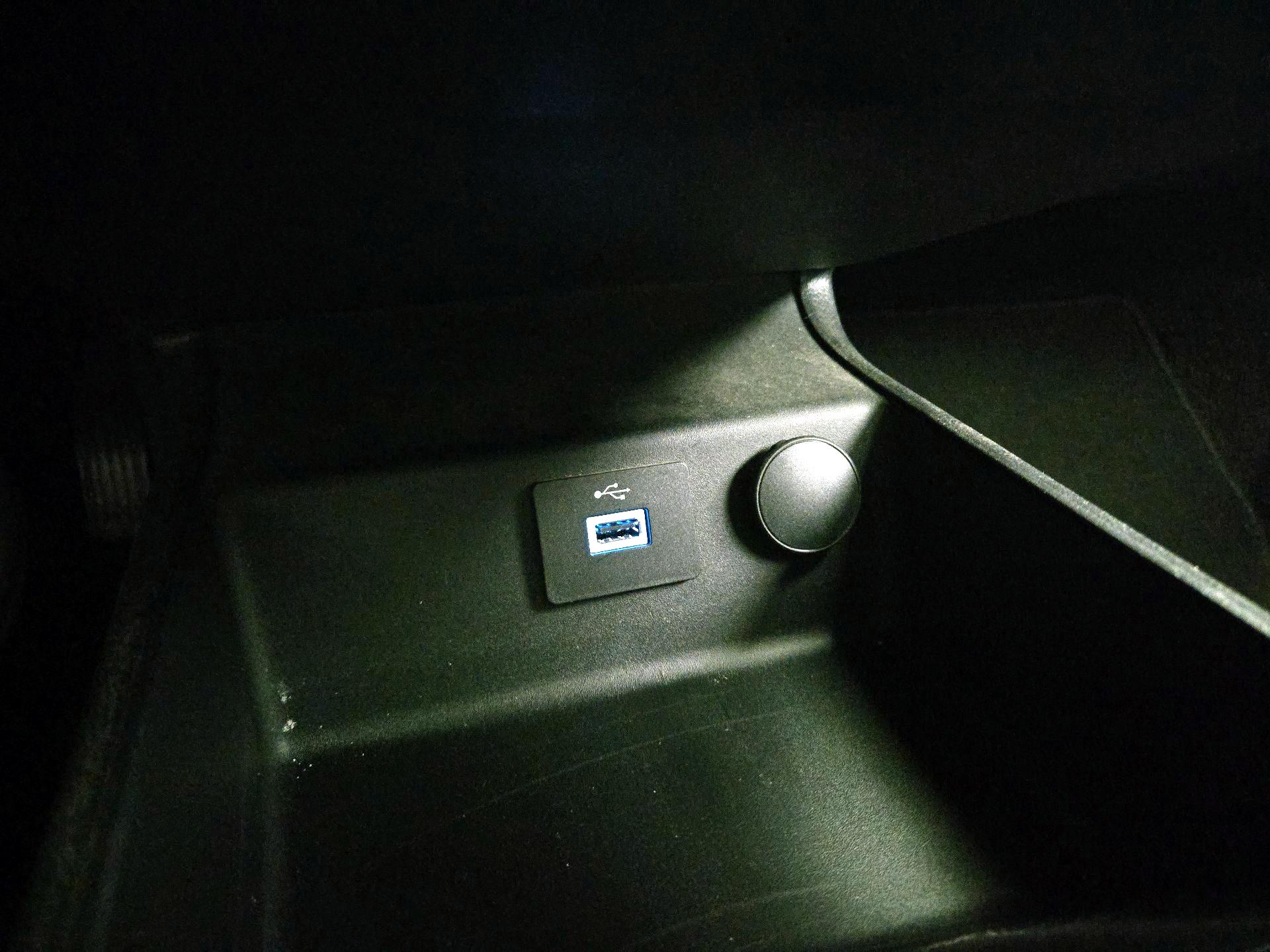 Thumbnail: 2020 Ford Fusion - 18