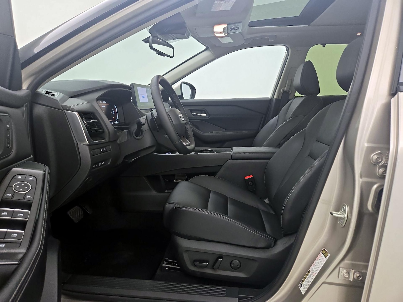 2025 Nissan Rogue SL - Photo 10