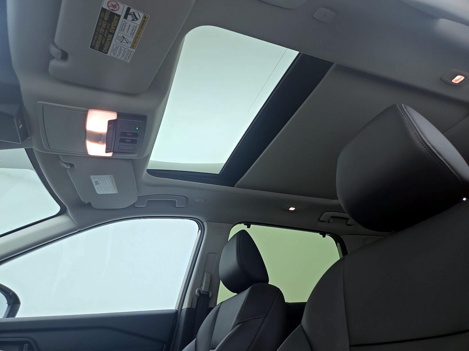 2025 Nissan Rogue SL - Photo 18