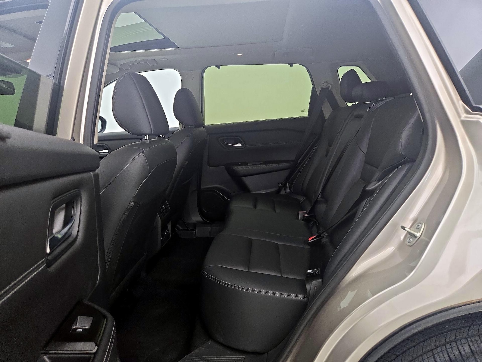 2025 Nissan Rogue SL - Photo 19
