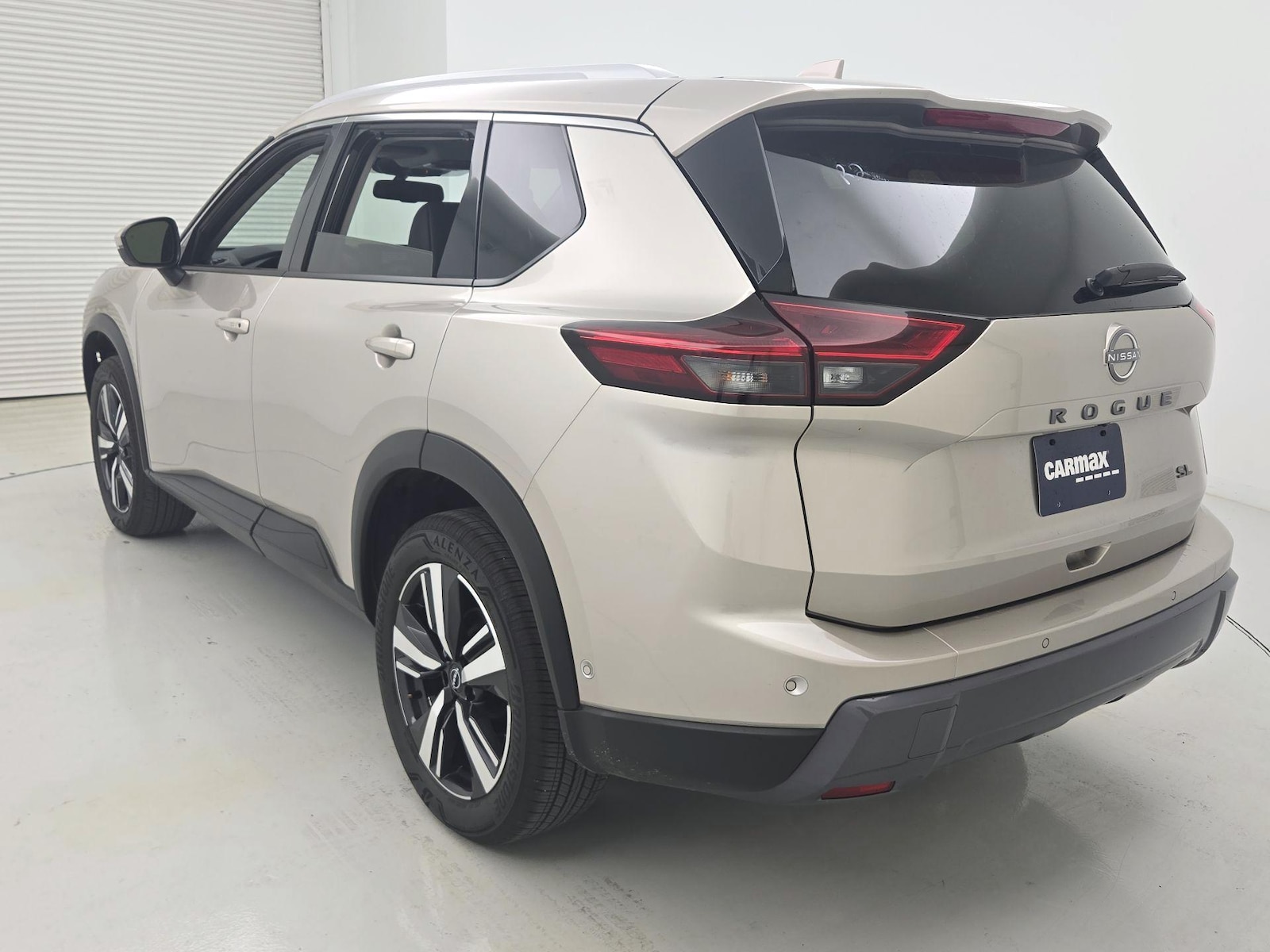 2025 Nissan Rogue SL - Photo 7