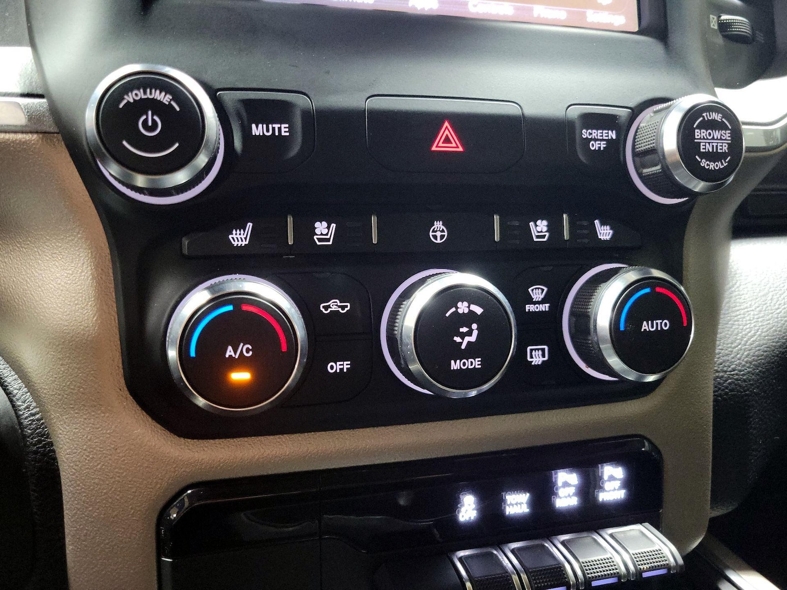 2020 RAM Ram 1500 Pickup Laramie - Photo 17