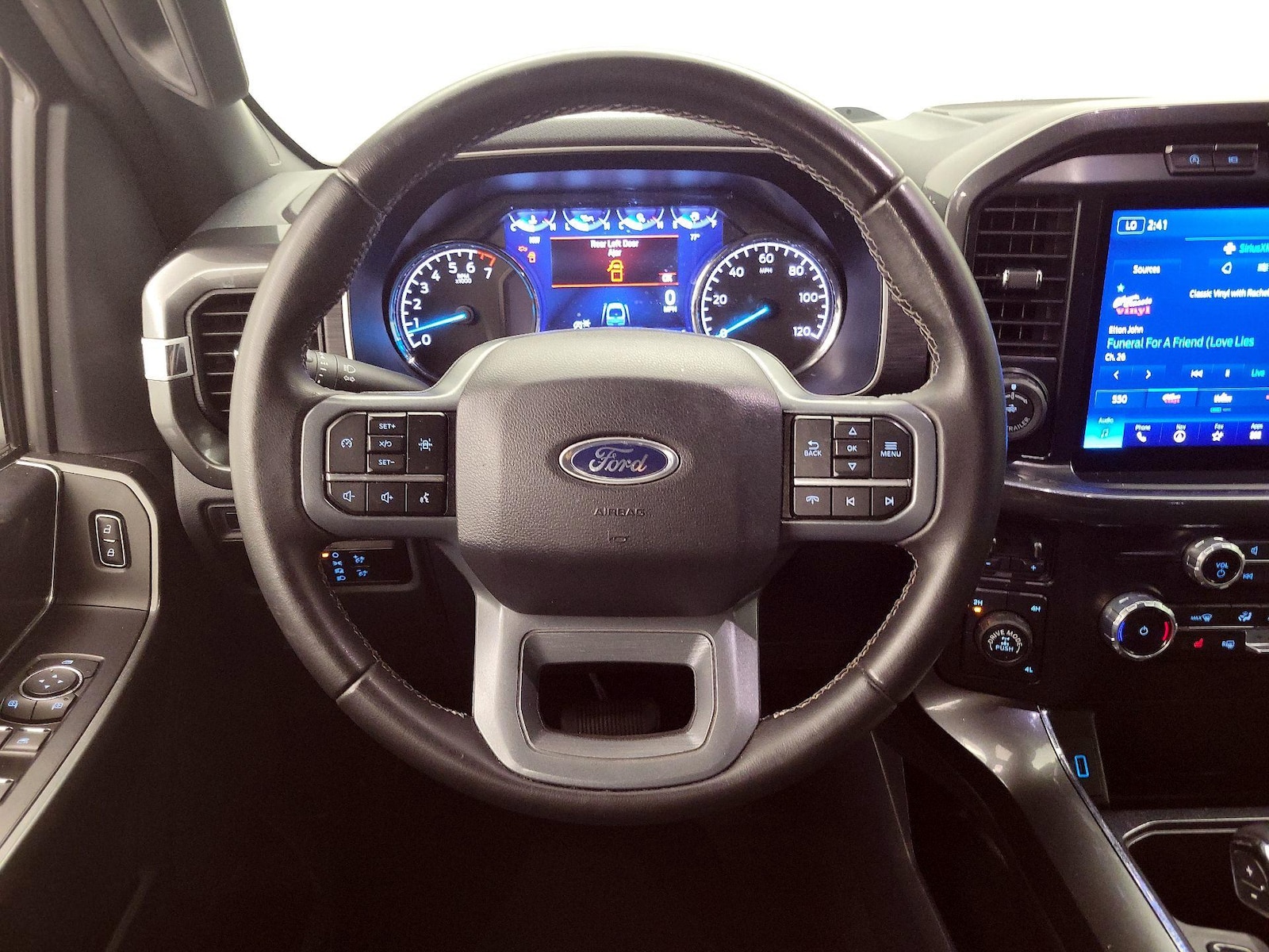 2023 Ford F-150 XLT - Photo 11