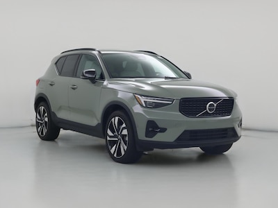 2024 Volvo XC40 B5 Plus Dark Theme