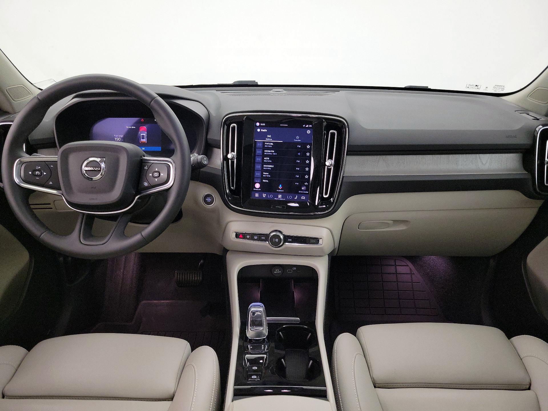 Thumbnail: 2024 Volvo XC40 - 9
