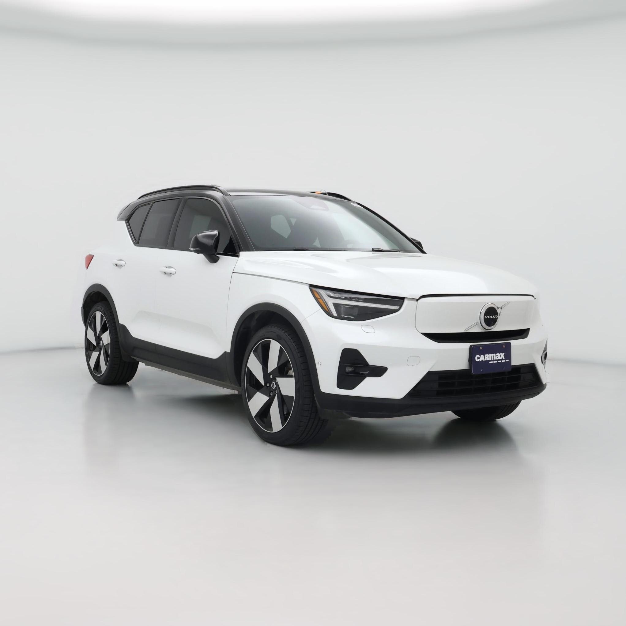 Thumbnail: 2023 Volvo XC40 - 1