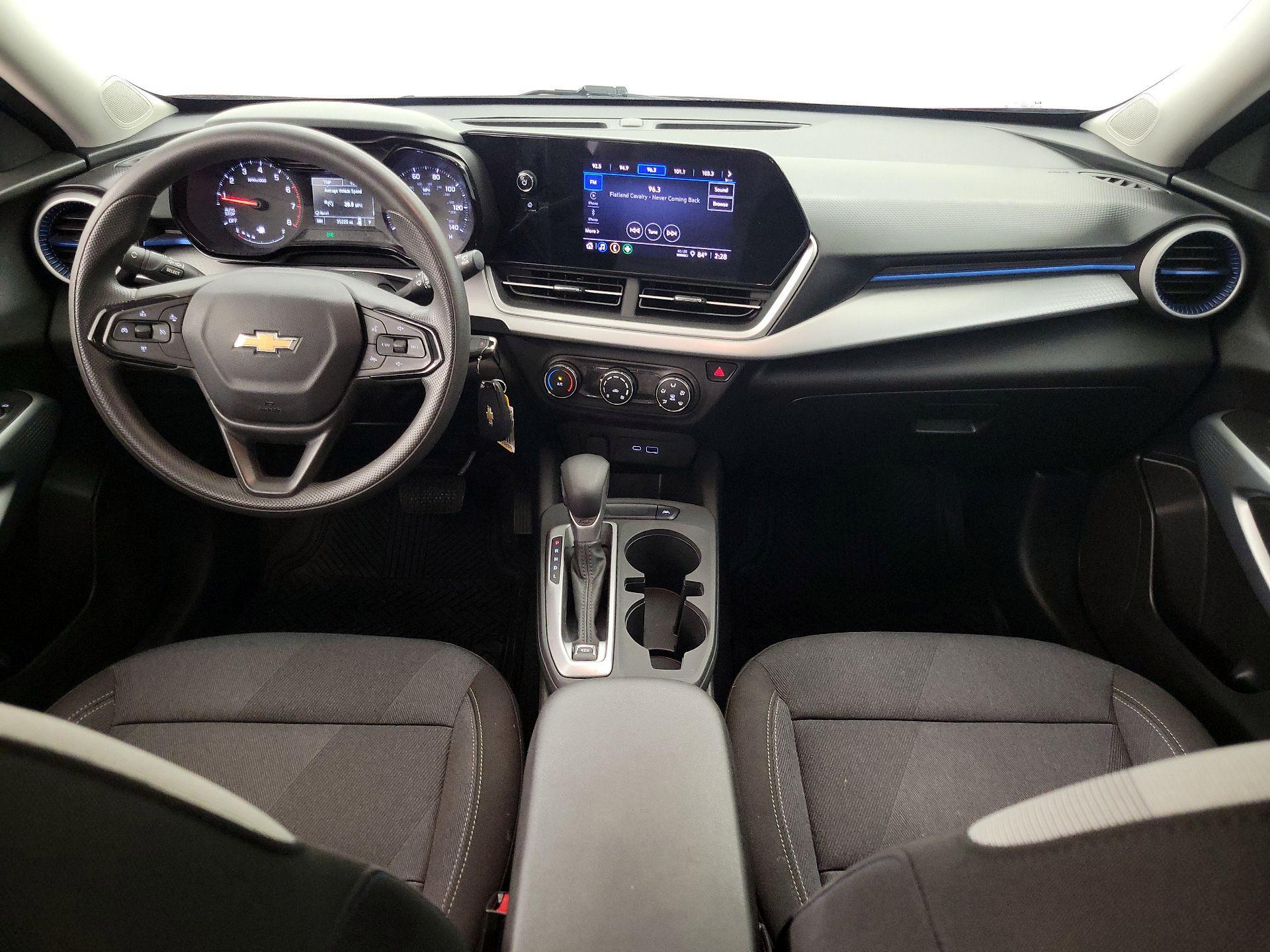 Thumbnail: 2024 Chevrolet Trax - 9