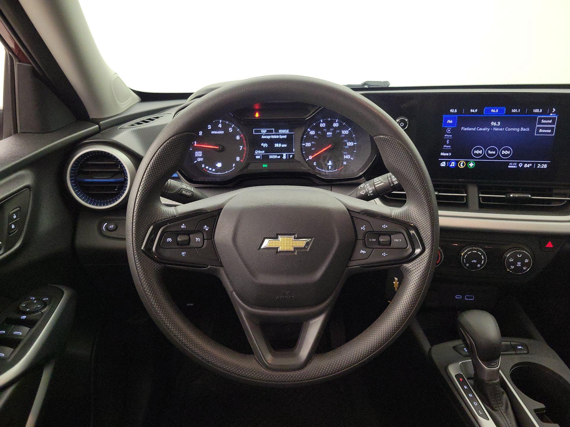 Thumbnail: 2024 Chevrolet Trax - 10