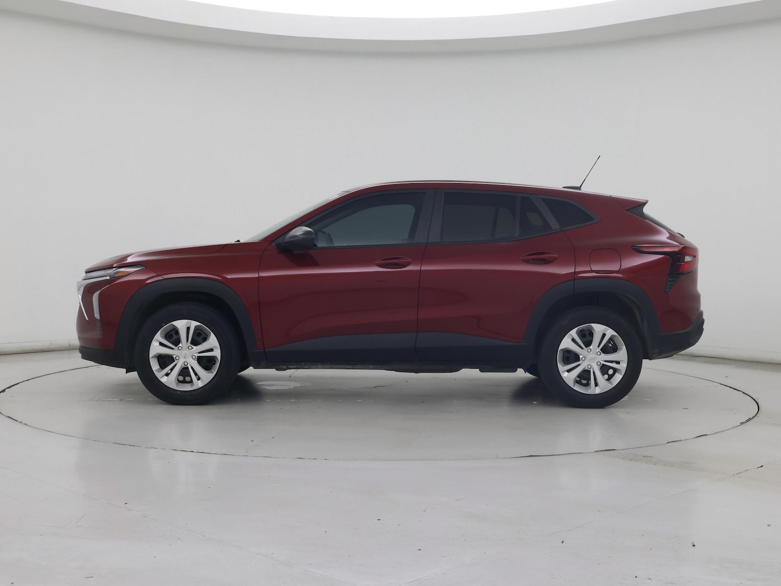 2024 Chevrolet Trax LS - Photo 4