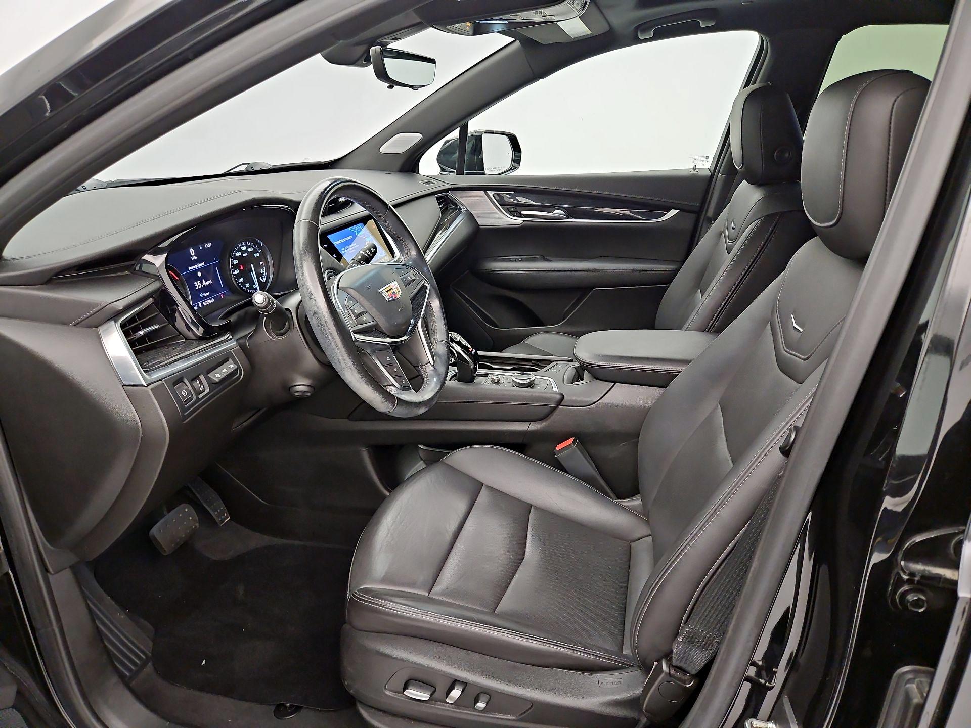 Thumbnail: 2023 Cadillac XT5 - 11