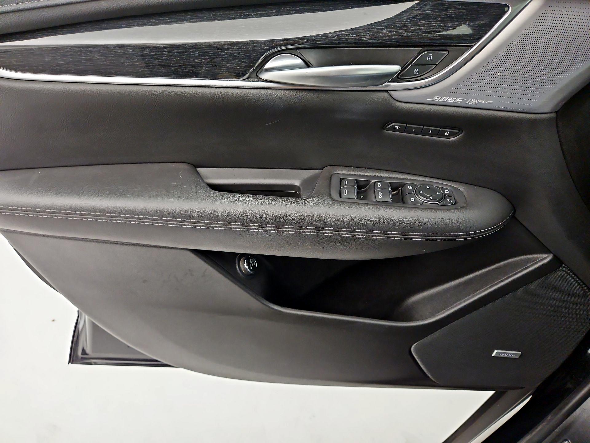 Thumbnail: 2023 Cadillac XT5 - 12