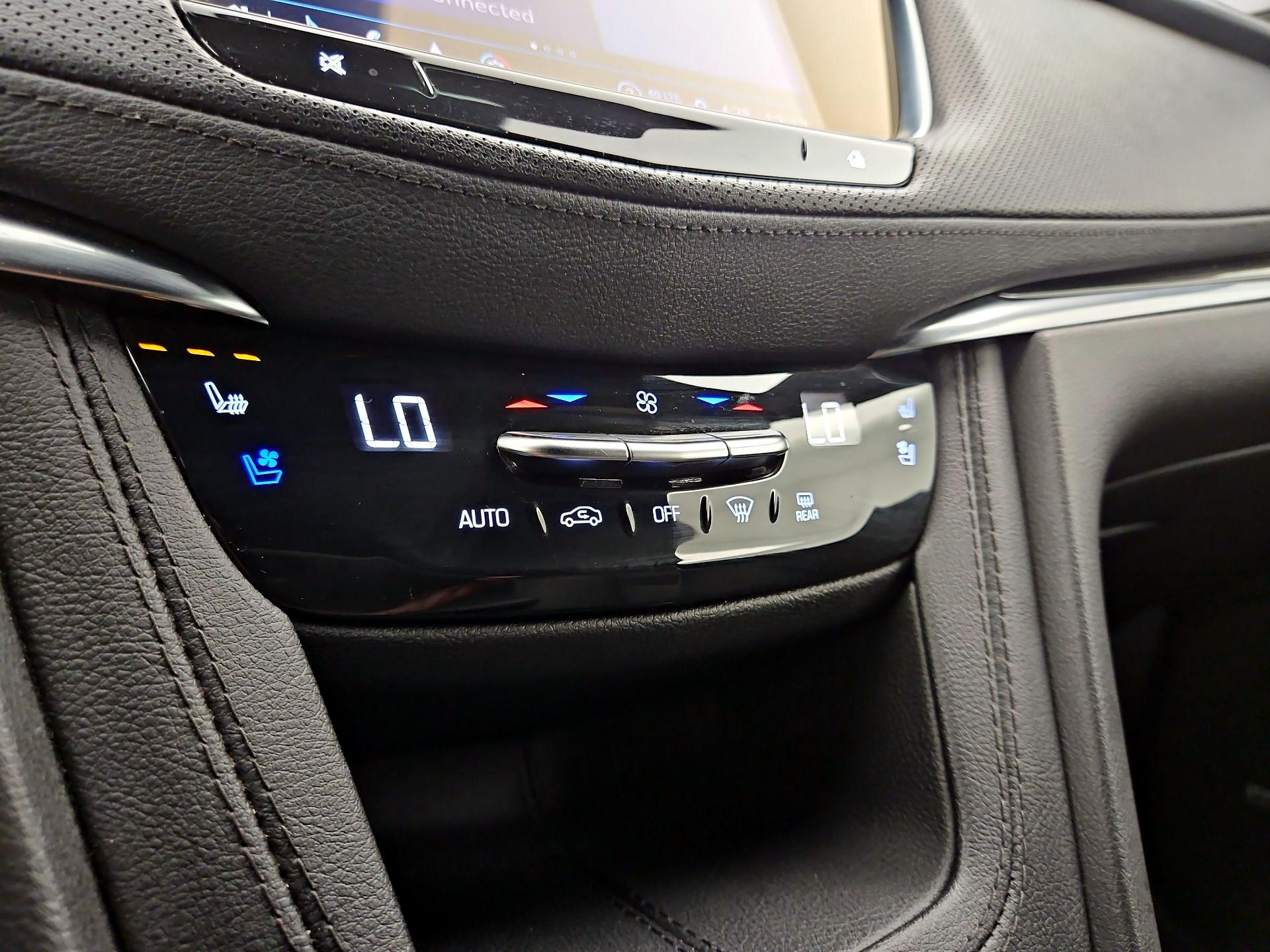 Thumbnail: 2023 Cadillac XT5 - 16