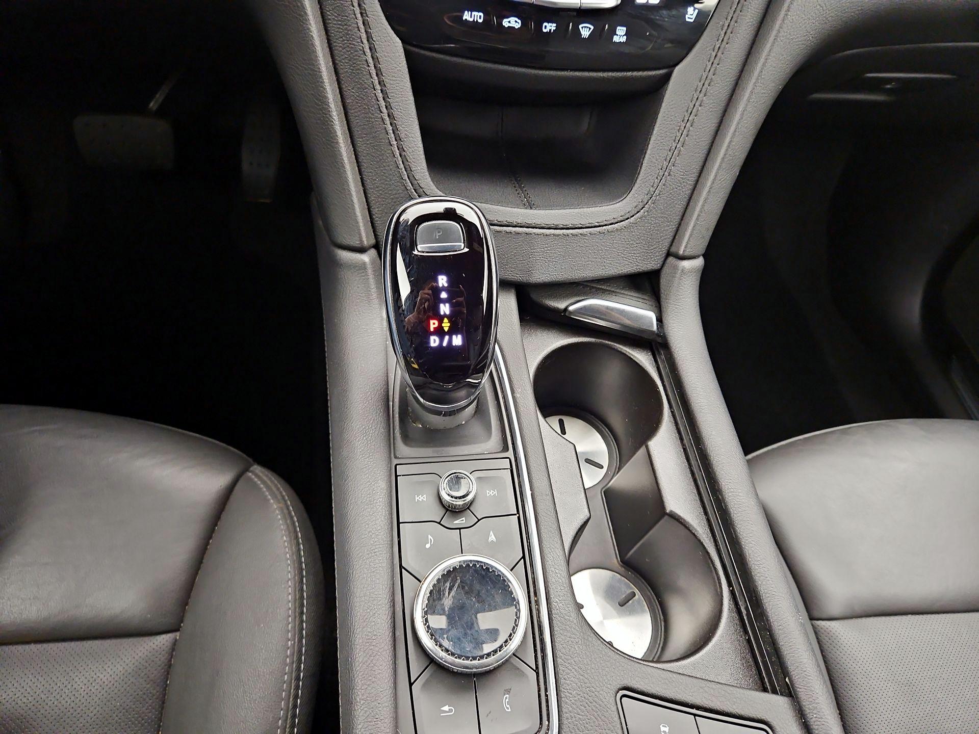 Thumbnail: 2023 Cadillac XT5 - 17