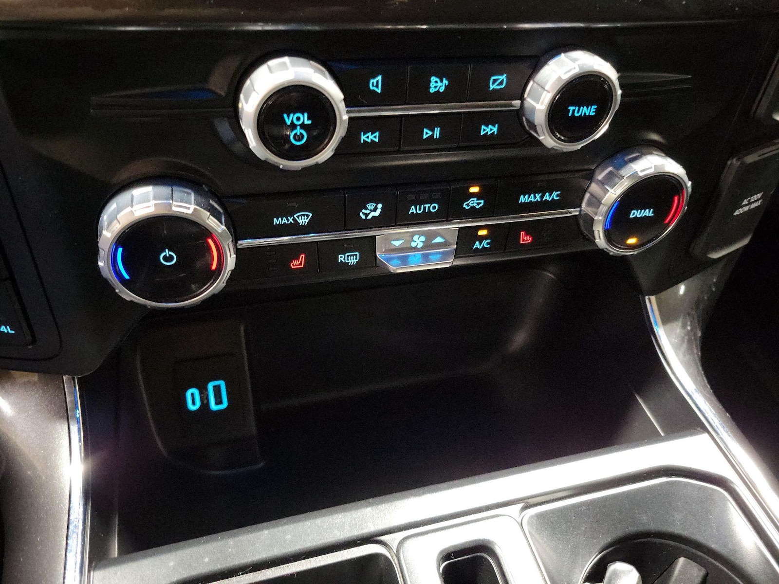 2023 Ford F-150 XLT - Photo 18