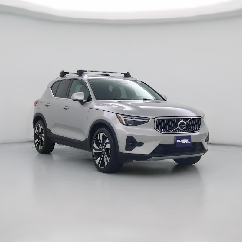 2023 Volvo XC40 B5 Ultimate Bright Theme