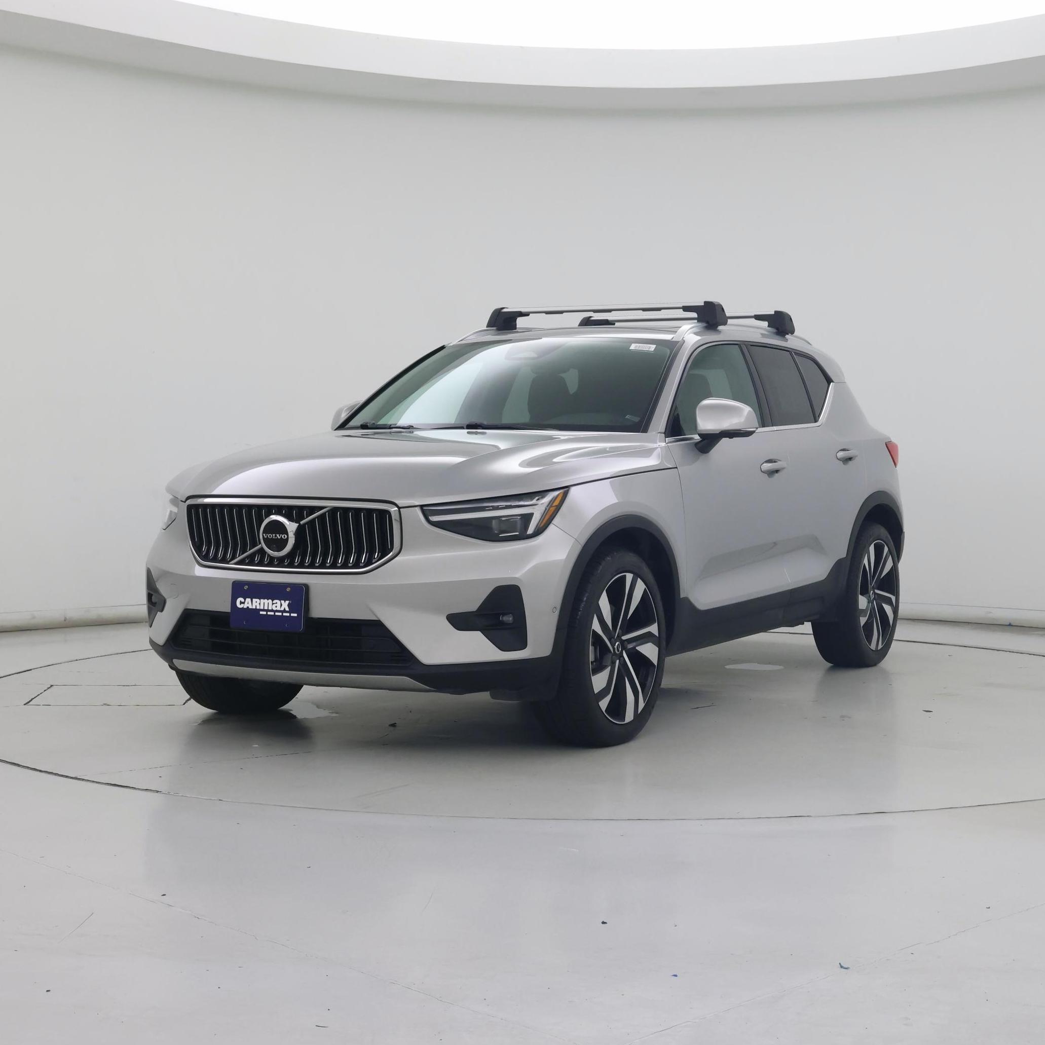 Thumbnail: 2023 Volvo XC40 - 4