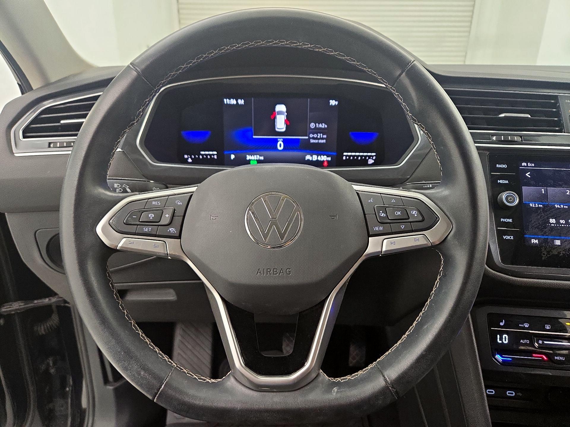 Thumbnail: 2022 Volkswagen Tiguan - 10